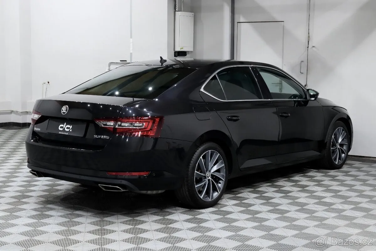 Skoda Superb 2018 photo 5