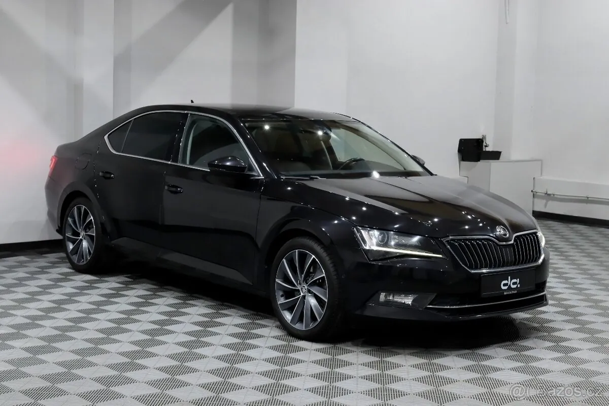 Skoda Superb 2018 photo 2
