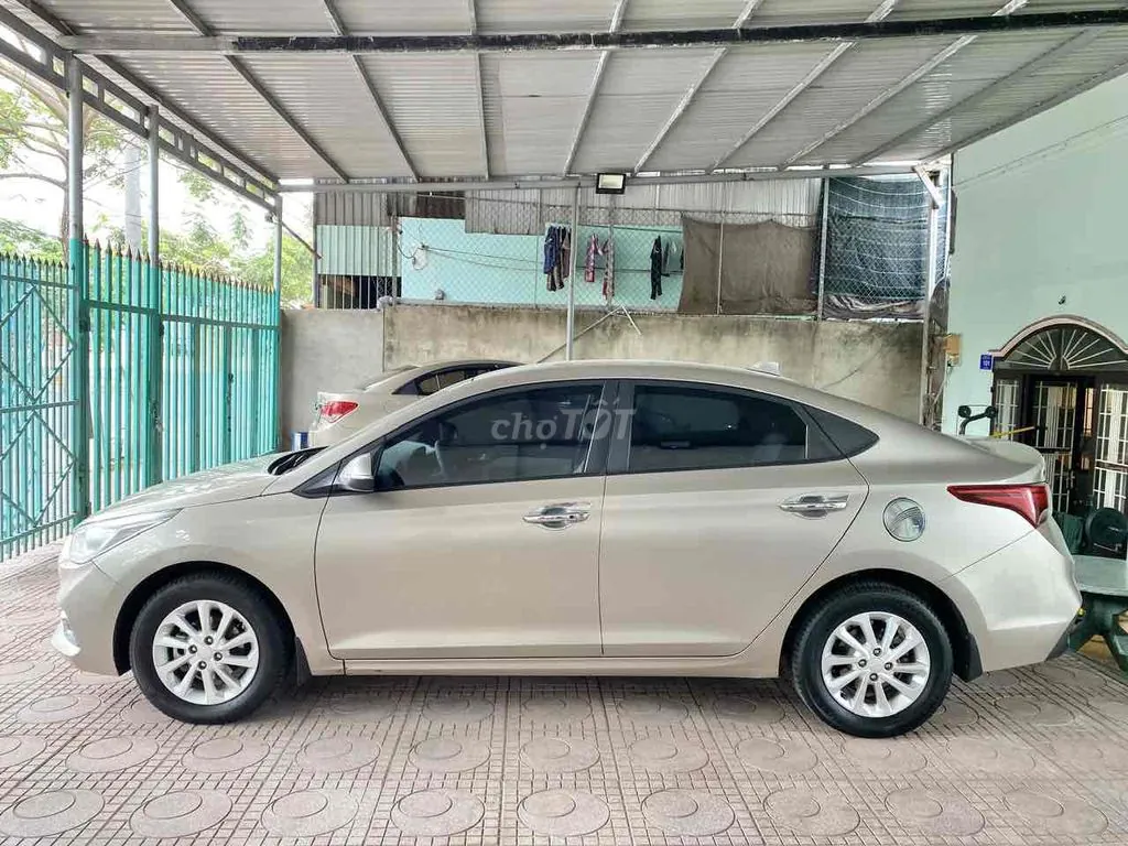 Hyundai Accent 2018 photo 2