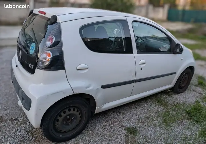 Citroen C1 2011 photo 3