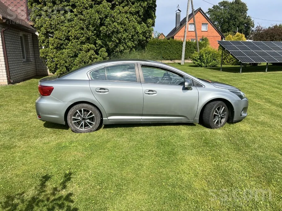 Toyota Avensis 2013 photo 5