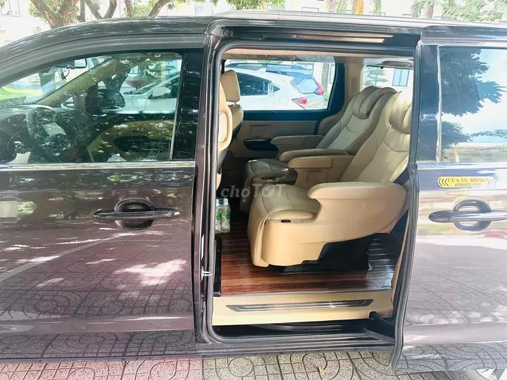 Kia Sedona 2018 photo 2