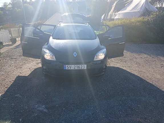 Renault Megane 2011 photo 2