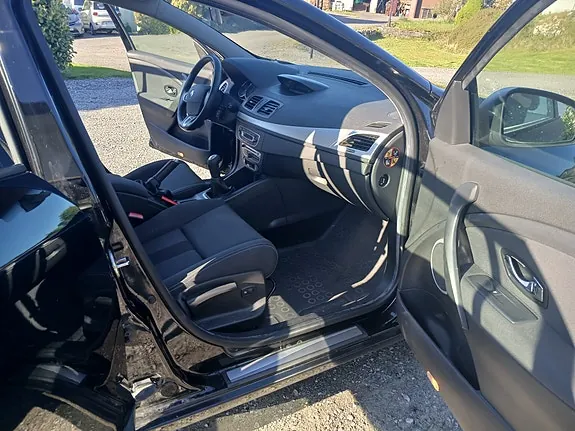 Renault Megane 2011 photo 3