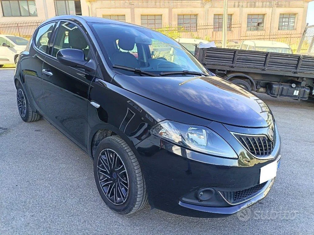 Lancia Ypsilon 2023 photo 2