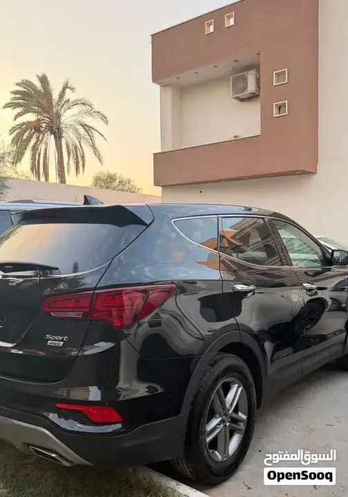 Hyundai Santa Fe 2018 photo 2