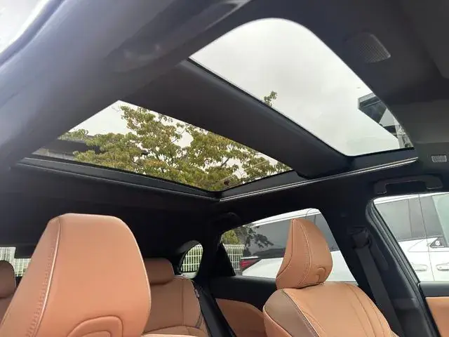 Toyota Crown Sport Z 2025 photo 3