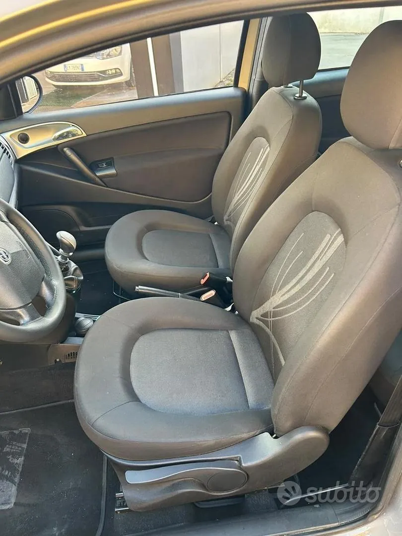 Lancia Ypsilon 2011 photo 5