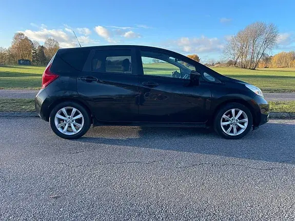 Nissan Note 2015 photo 2