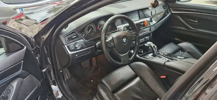 BMW 5 Series 2011 photo 3