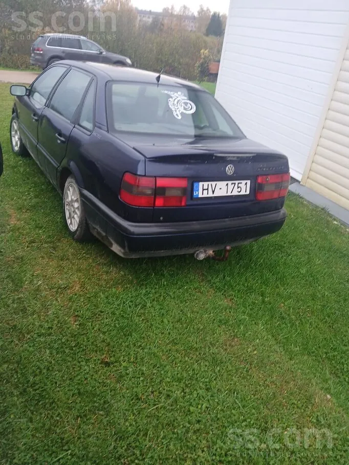 Volkswagen Passat 1997 photo 2