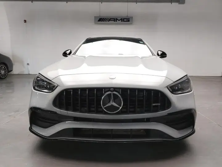 Mercedes-Benz C-Class 2025 photo 5