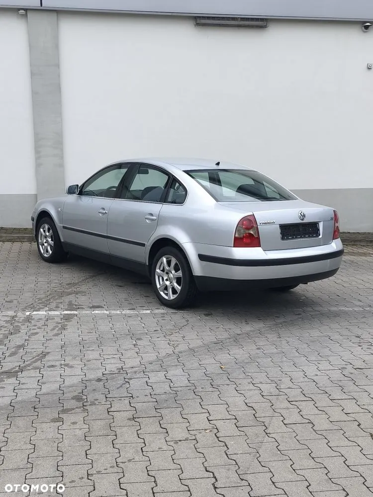 Volkswagen Passat 2001 photo 3