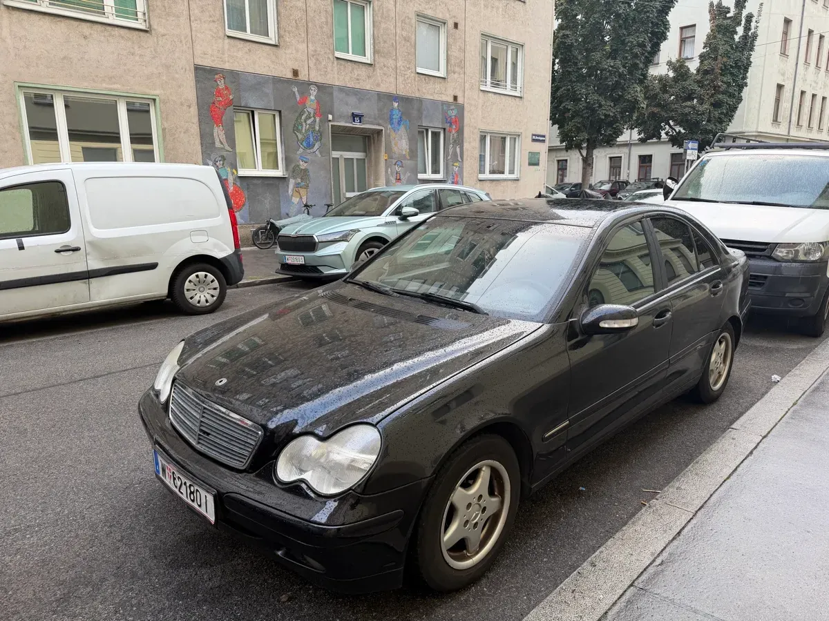 Mercedes-Benz C-Class 2004 photo 3