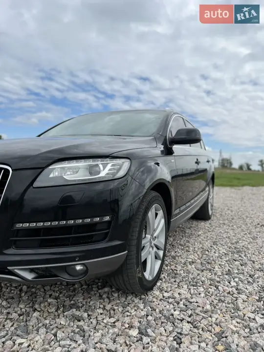 Audi Q7 2012 photo 5