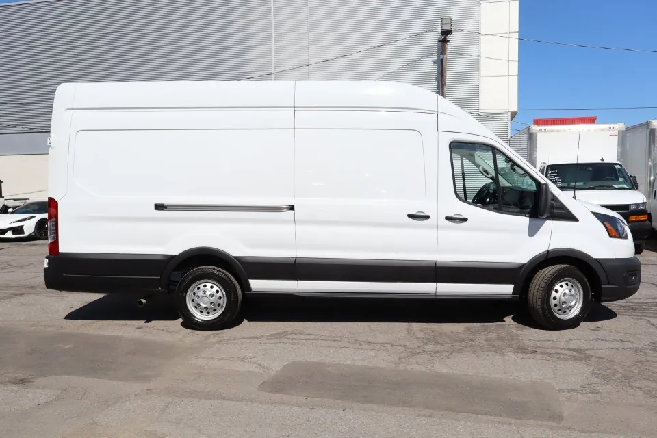 Ford Transit 2023 photo 3