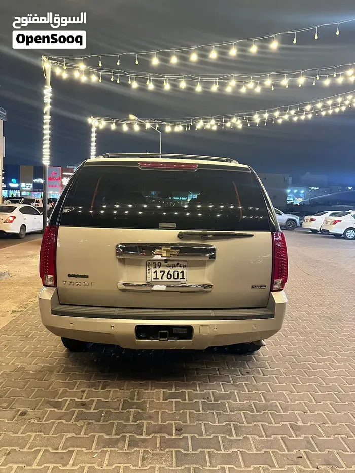 Chevrolet Tahoe 2010 photo 2