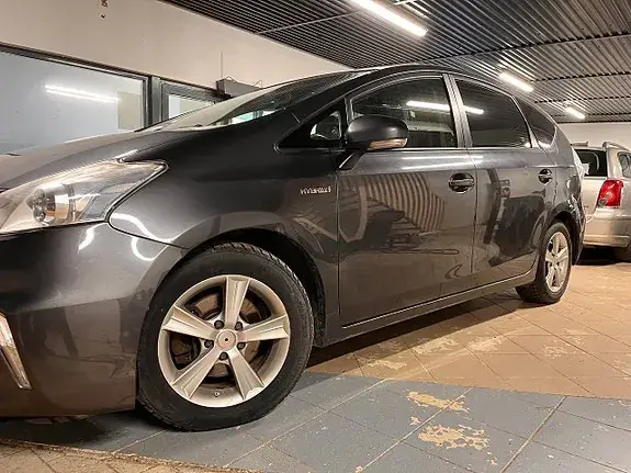 Toyota Prius 2014 photo 2