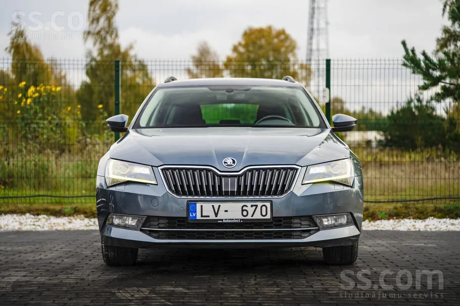 Skoda Superb 2016 photo 2
