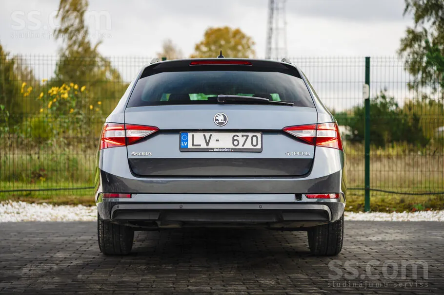 Skoda Superb 2016 photo 5