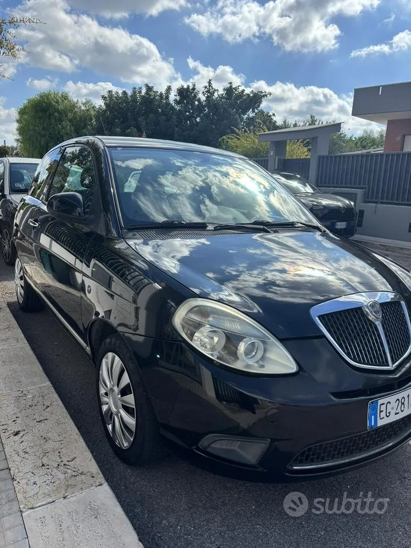 Lancia Ypsilon