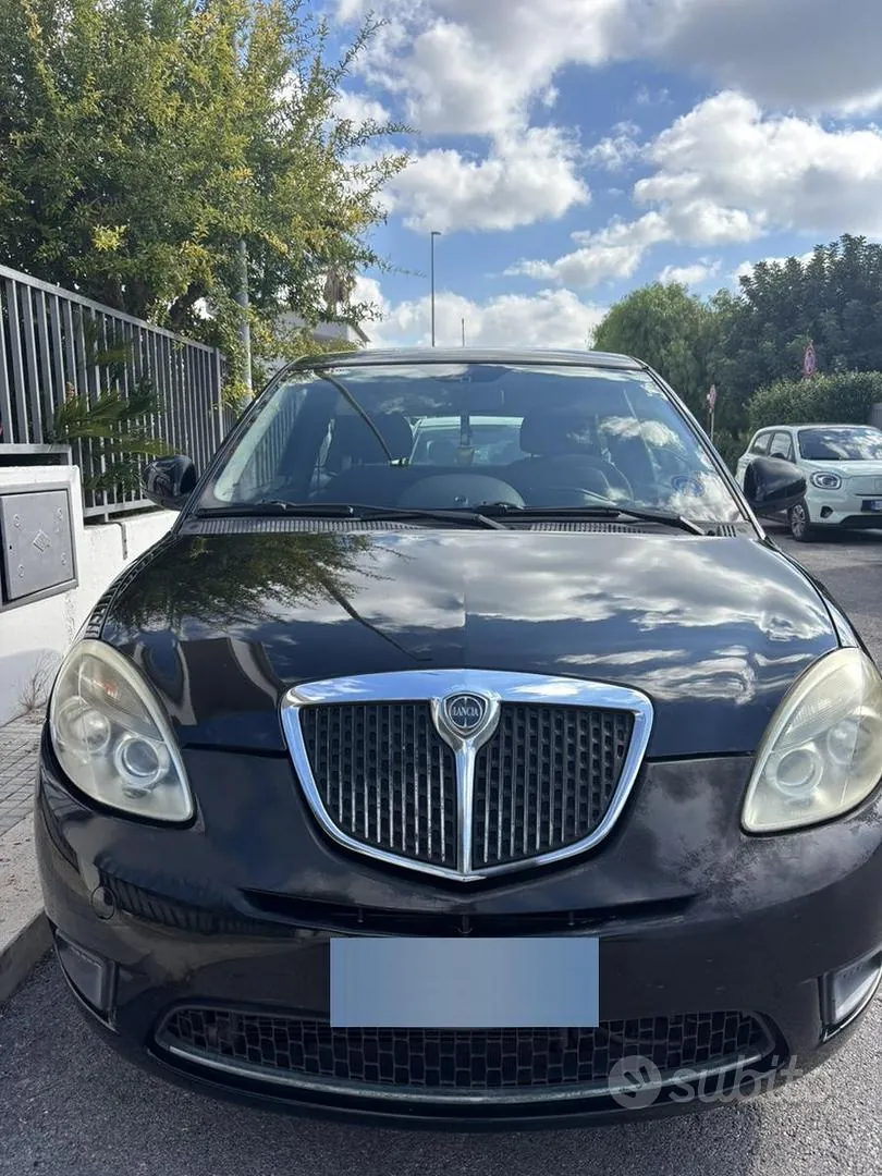 Lancia Ypsilon 2011 photo 2