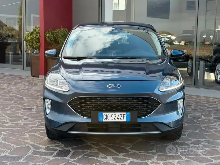 Ford Kuga 2022 photo 2