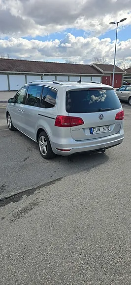 Volkswagen Sharan 2011 photo 2