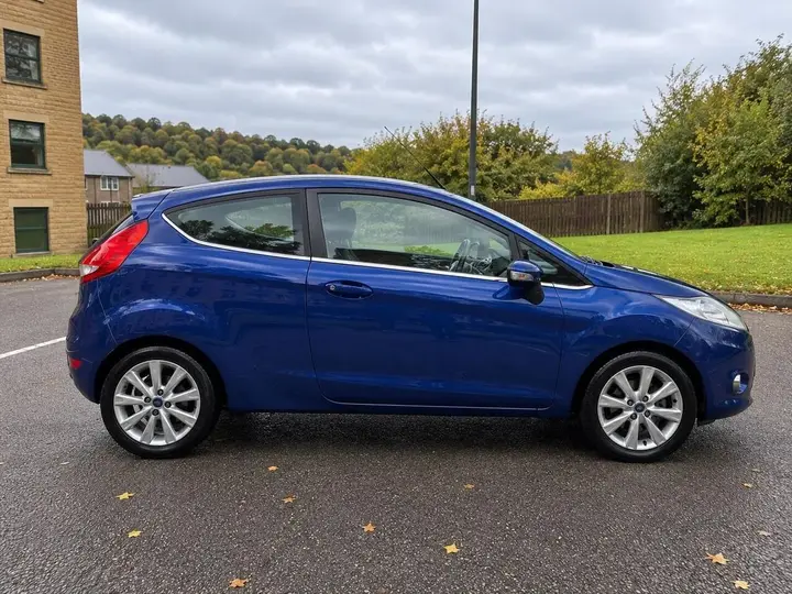 Ford Fiesta 2010 photo 5