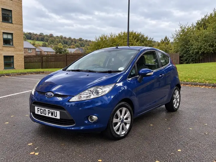Ford Fiesta 2010 photo 2