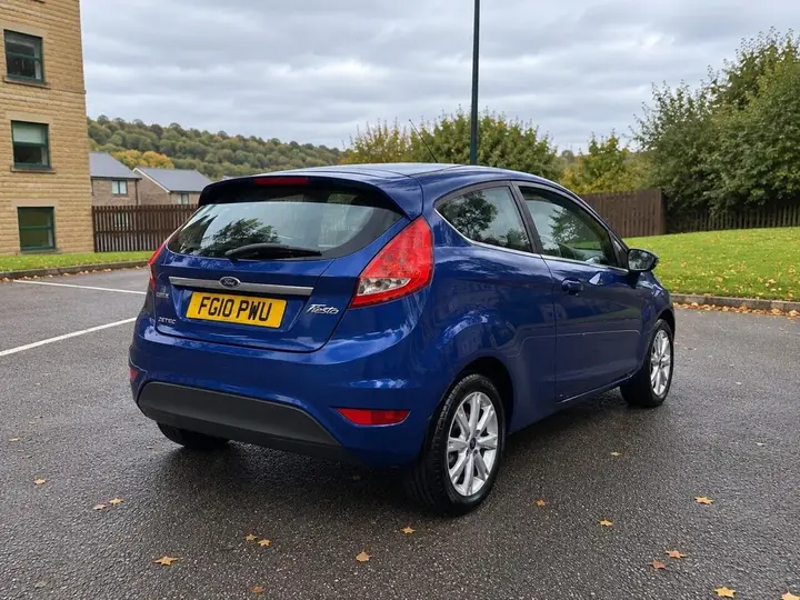 Ford Fiesta 2010 photo 4