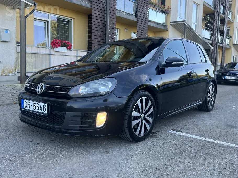 Volkswagen Golf 2010 photo 3
