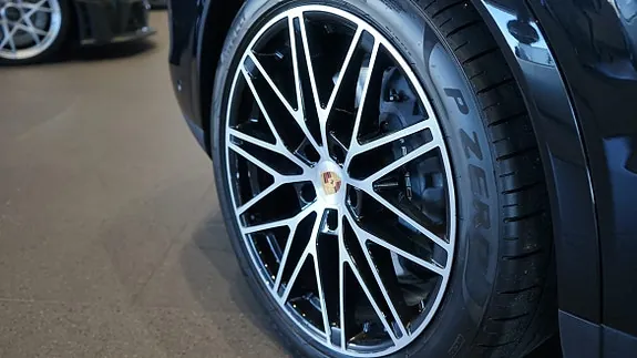 Porsche Cayenne Coupe 2025 photo 3