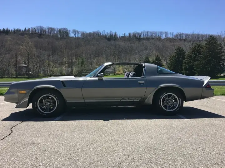 Chevrolet Camaro 1981 photo 2