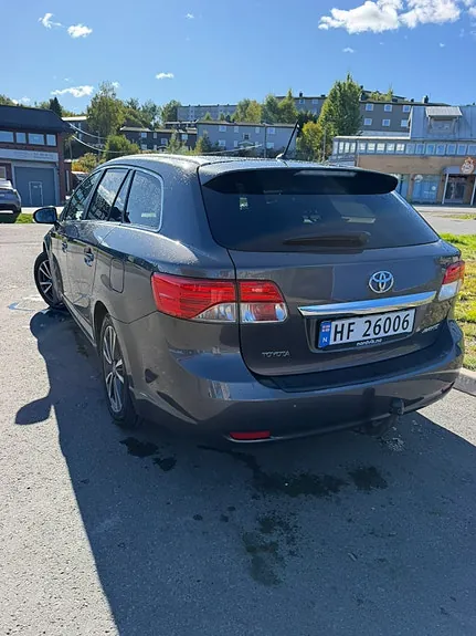 Toyota Avensis 2013 photo 4
