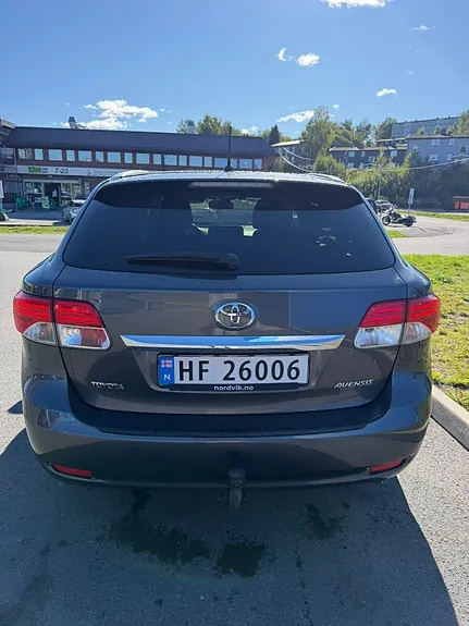 Toyota Avensis 2013 photo 5