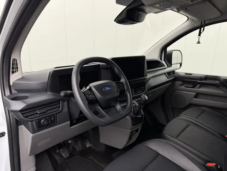Ford Transit Custom 2024 photo 3