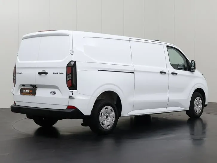 Ford Transit Custom 2024 photo 2