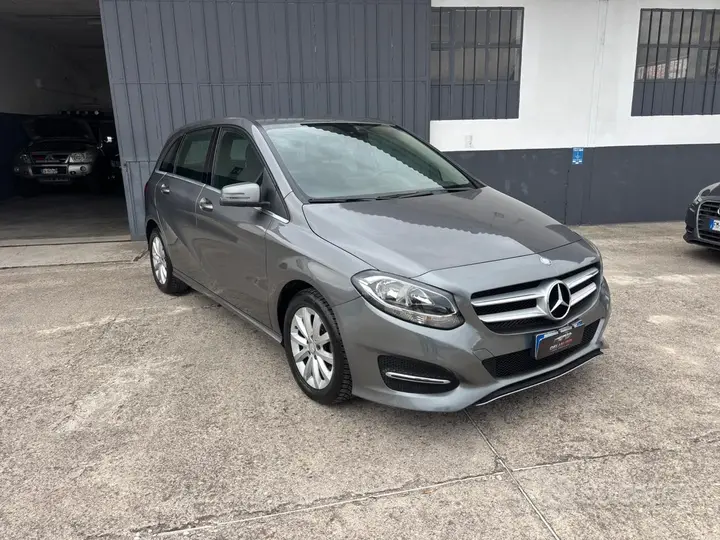 Mercedes-Benz B-Class 2015 photo 2