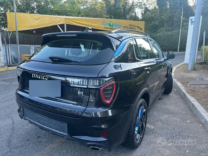 Lynk & Co 01