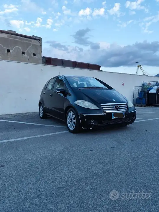 Mercedes-Benz A 180