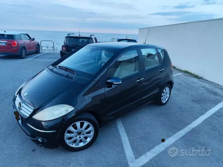 Mercedes-Benz A 180 2005 photo 2
