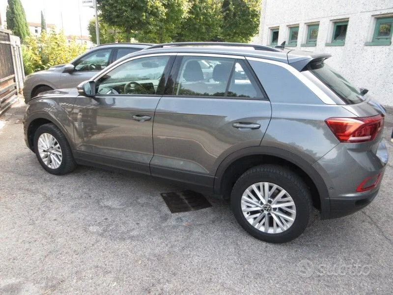 Volkswagen T-Roc 2023 photo 4