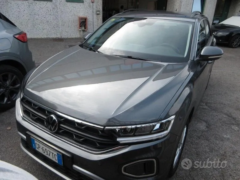 Volkswagen T-Roc 2023 photo 3
