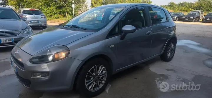 Fiat Grande Punto 2012 photo 2