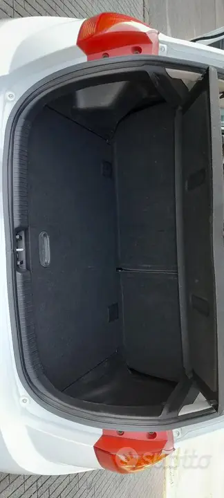 Kia Venga 2014 photo 2