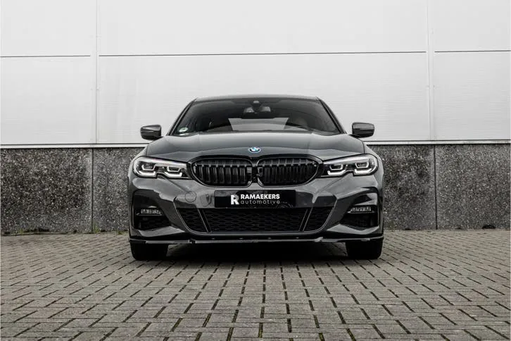 BMW 3 Series 2022 photo 3