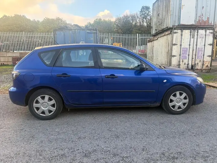 Mazda Mazda3 2007 photo 2