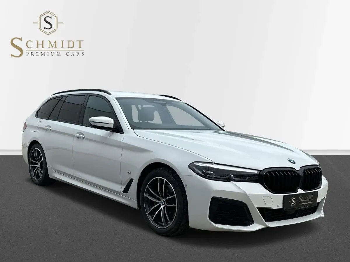 BMW 5 Series 2023 photo 2