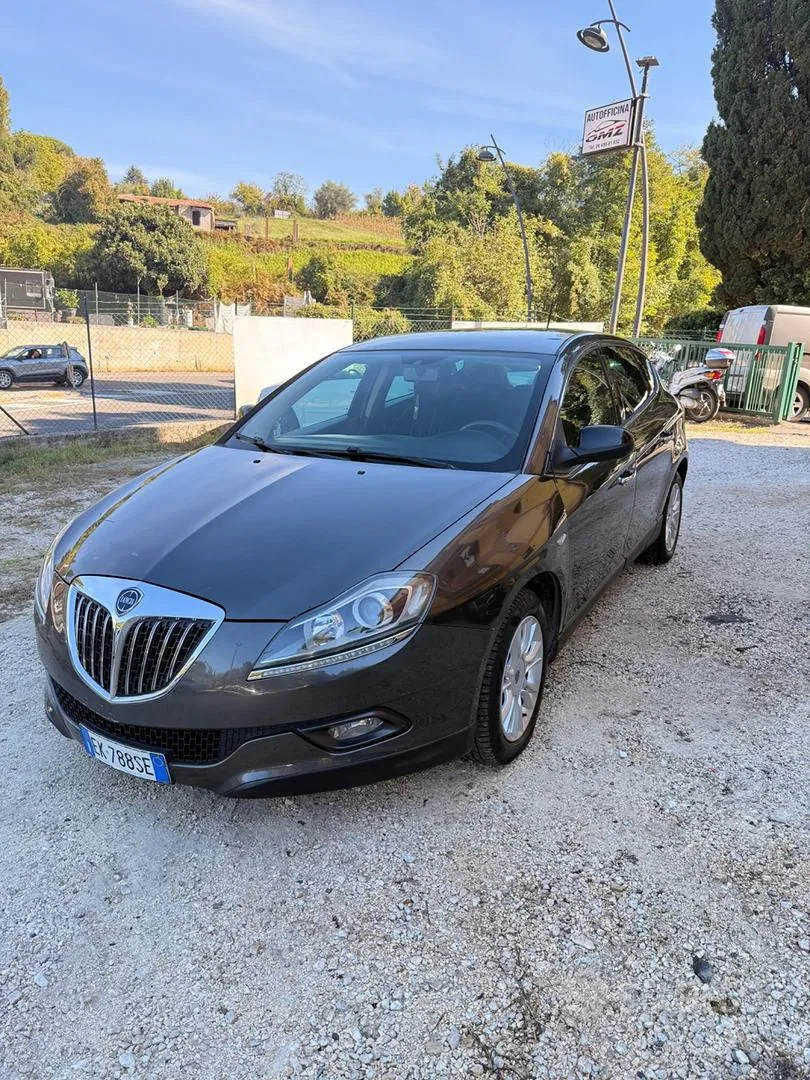 Lancia Delta 2011 photo 2